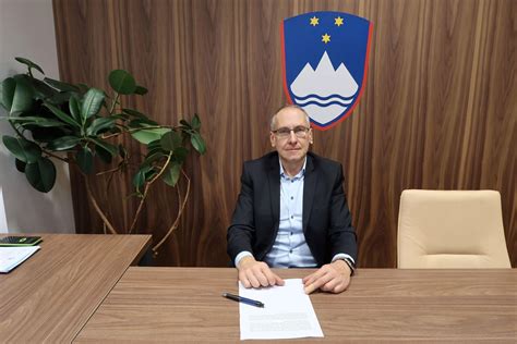 Matična služba upravne enote
