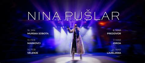 Ilustracija otroka, ki se igra z lutko dojenčka