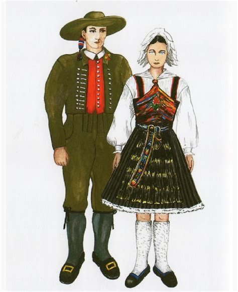 Slovenska ljudska noša, ki jo nosi dojenček