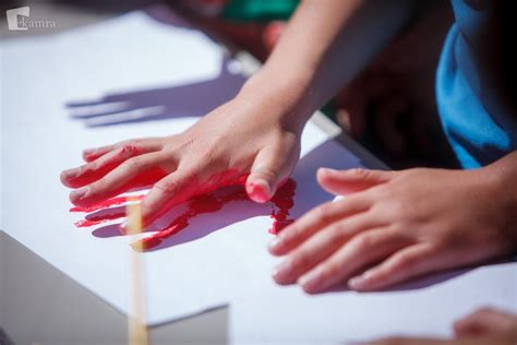 otroške roke in noge v odlitku