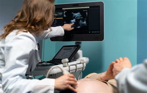 Ultrazvok zarodka v šestem tednu nosečnosti