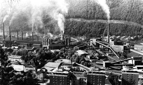Zgodovinska fotografija železarne Jesenice