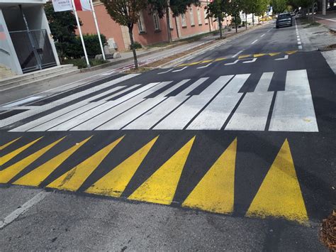 Prehod za pešce na Nasipni ulici v Mariboru