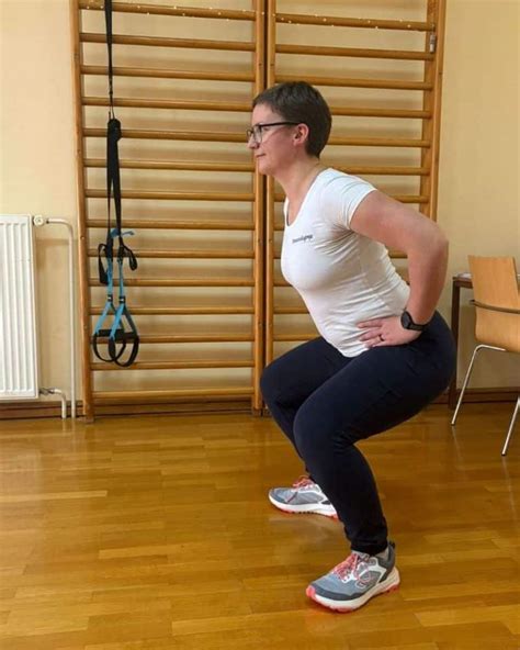 Diagram, ki prikazuje pravilno izvajanje hladnih oblivov na nogah.