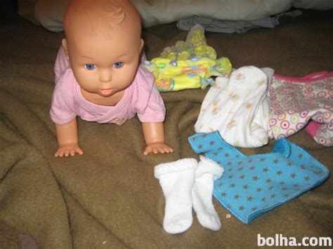 Dojenček se premika po vseh štirih