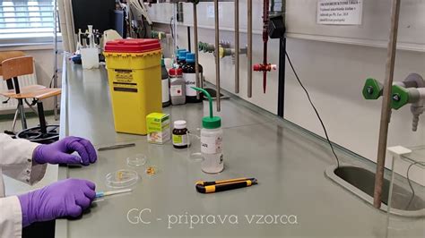 Priprava vzorca semena v laboratoriju