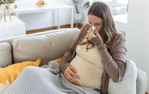 Diagram, ki prikazuje varno in nevarno zdravljenje prehlada v nosečnosti