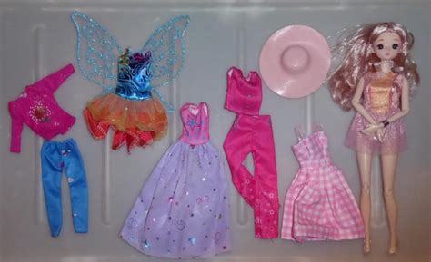 Različne Barbie punčke in igrače