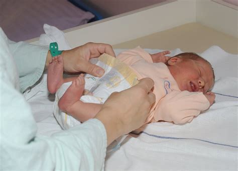 mamica doji novorojenčka