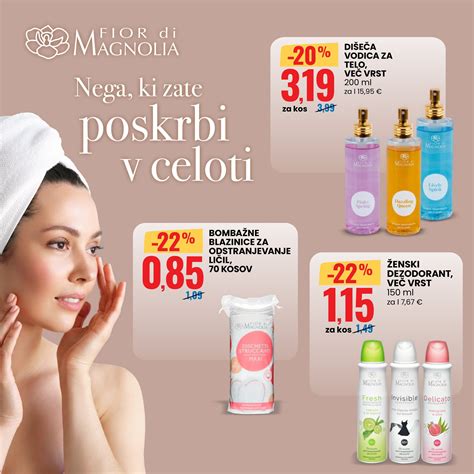 Ženska objema trebuh medtem ko jo partner nežno objema.