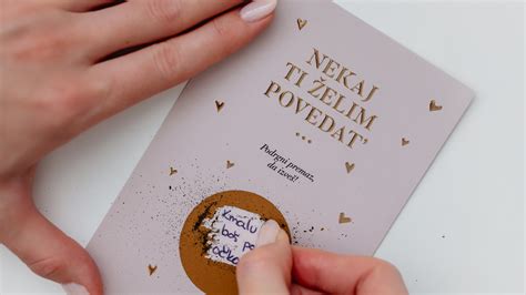 Primer kartice praskanke za razkritje nosečnosti