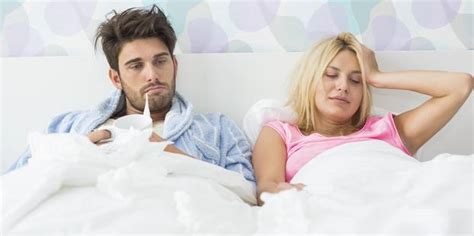 ilustracija osebe s prehladom