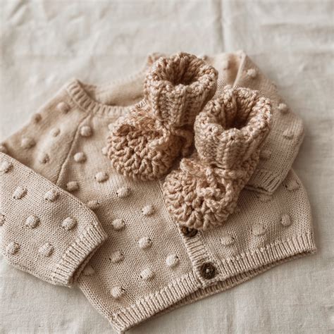 Infografika o temperaturi in oblačilih za dojenčka