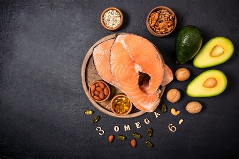 Infografika o priporočenem vnosu omega-3 maščobnih kislin za nosečnice in doječe matere