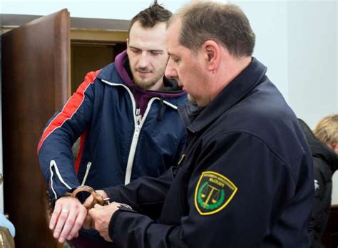 Grafikon primerjav zaporne kazni