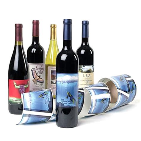 Nalepka za steklenico vode z oznako dnevnega vnosa