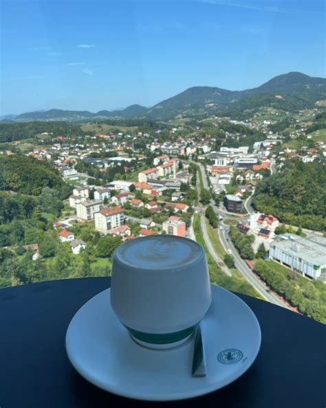 Čudovit razgled iz stranišča ob cesti na Andøyi