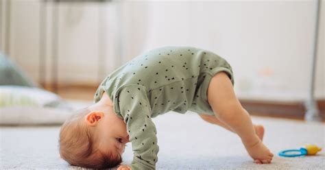 Dojenček s termometrom