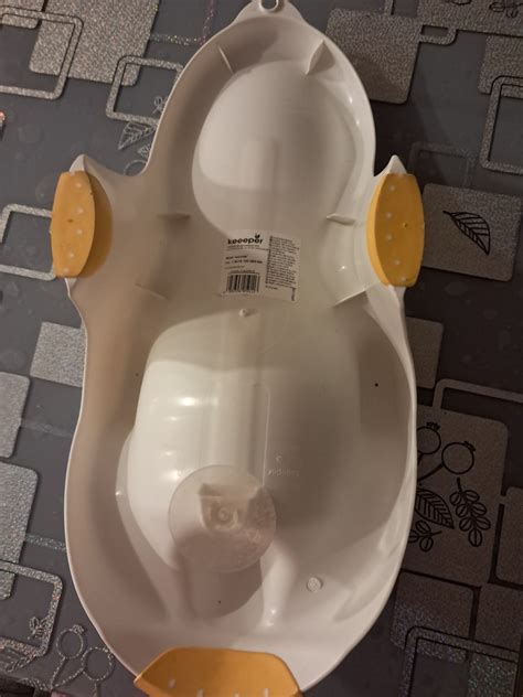 Ležalnik za kopanje dojenčka v kadi