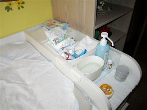 Organizacija predalov na previjalni mizi