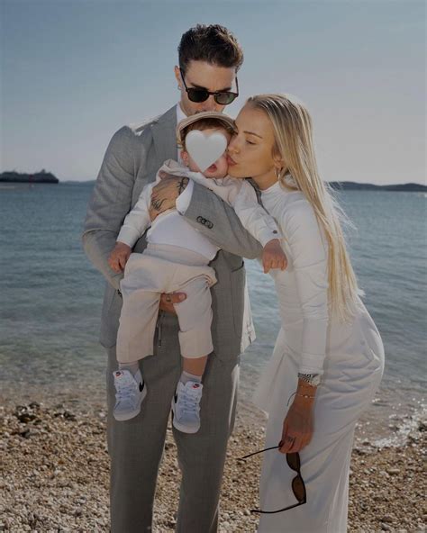 Nosečnica Kaja Vidmar s partnerjem