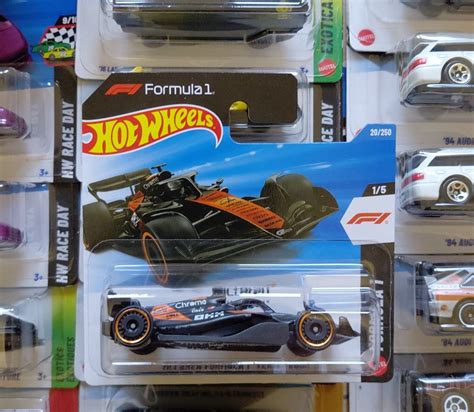 Notranjost otroškega vozila McLaren Formula 1