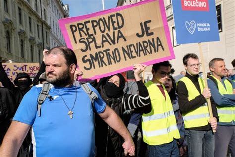 Protesti za pravico do splava na Hrvaškem