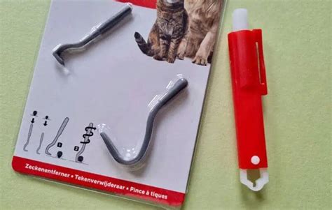 Ilustracija pravilnega odstranjevanja klopa s pinceto