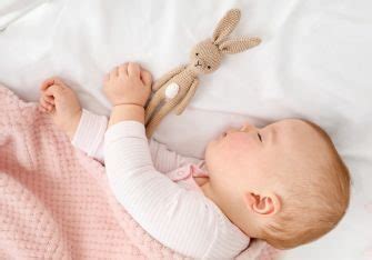 Zgodovinski razvoj priporočil za spanje dojenčkov