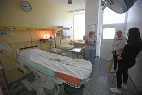 Fotografija ekipe mariborske porodnišnice