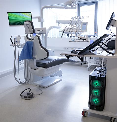 Zobozdravstvena ordinacija s sodobno opremo