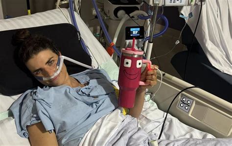 Ženska, ki okreva po operaciji