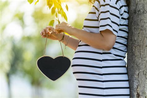 Primerjava vrst pogodb in njihov vpliv na porodniški dopust