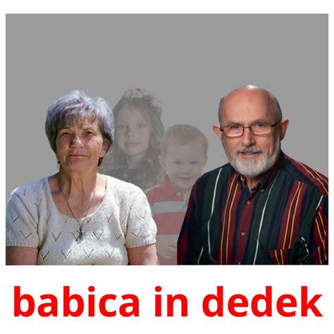 Babica in dedek se igrata z dojenčkom