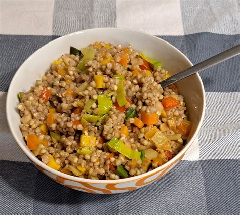 drobno sesekljana jetrca z zelenjavo