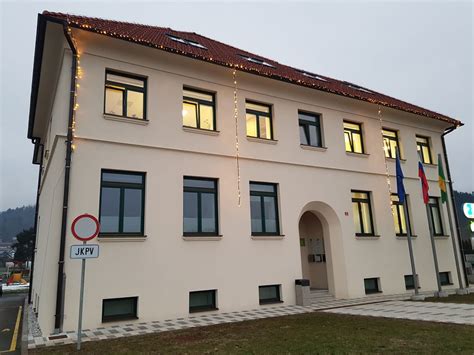 Občinska stavba Naklo