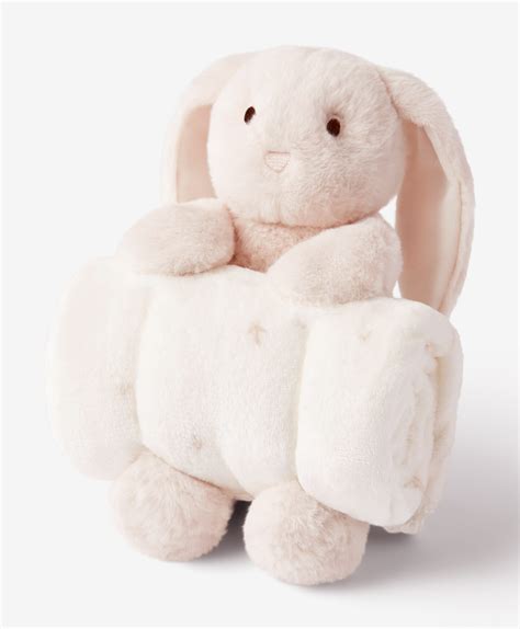 Različni tipi igralnih podlog za dojenčke: sestavljive, napihljive, s centri