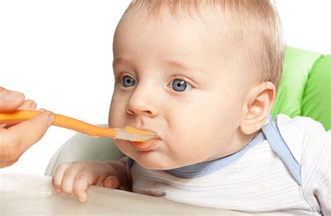 Shema znakov pripravljenosti dojenčka na gosto hrano