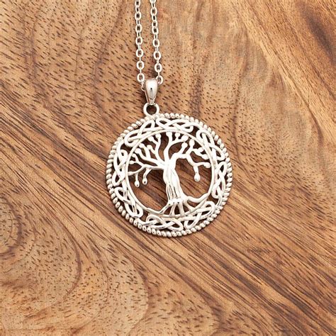 drevo kot simbol življenja