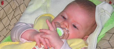 Infografika o znakih, da dojenček dobiva dovolj mleka.