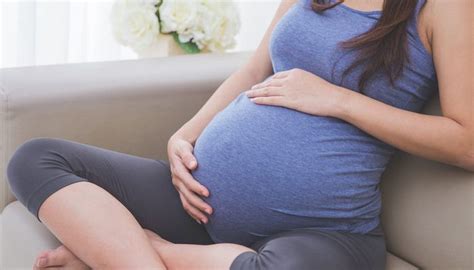 pregled telesnih sprememb med nosečnostjo po trimesečjih
