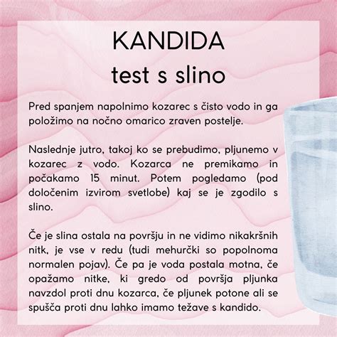 Mama, ki med dojenjem sproščeno sedi ob kozarcu vode.