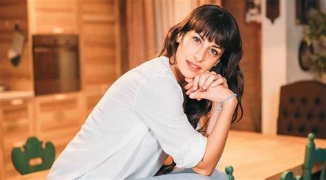 Igralka Lara Komar