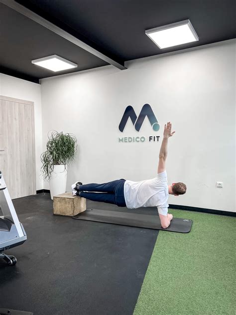 diagram osebe v ležečem položaju z dvignjenimi nogami