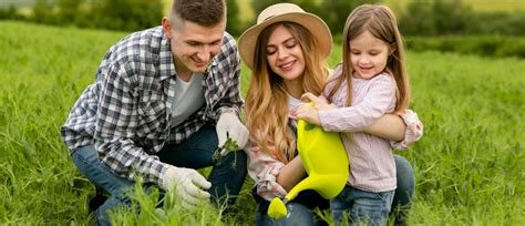 Ilustracija družine z otrokom