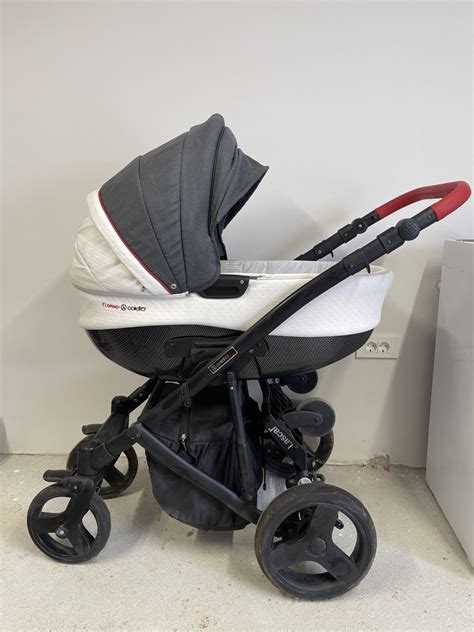 Otroški voziček Coletto Florino Carbon 3v1 v uporabi