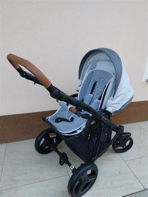Primerjava teže vozičkov: Coletto Florino Carbon 3v1 v primerjavi s standardnim vozičkom.