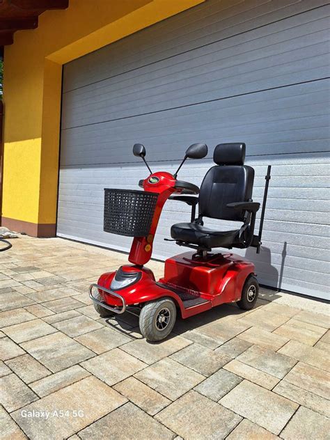 vozicek<em>z</em>nastavljivim_rojem