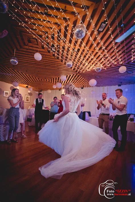 Fotografija poroke Natalije in Nicka na Bledu