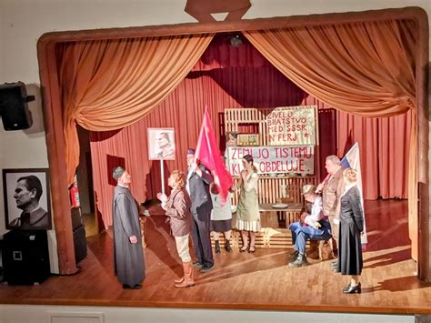 Scena iz gledališke predstave